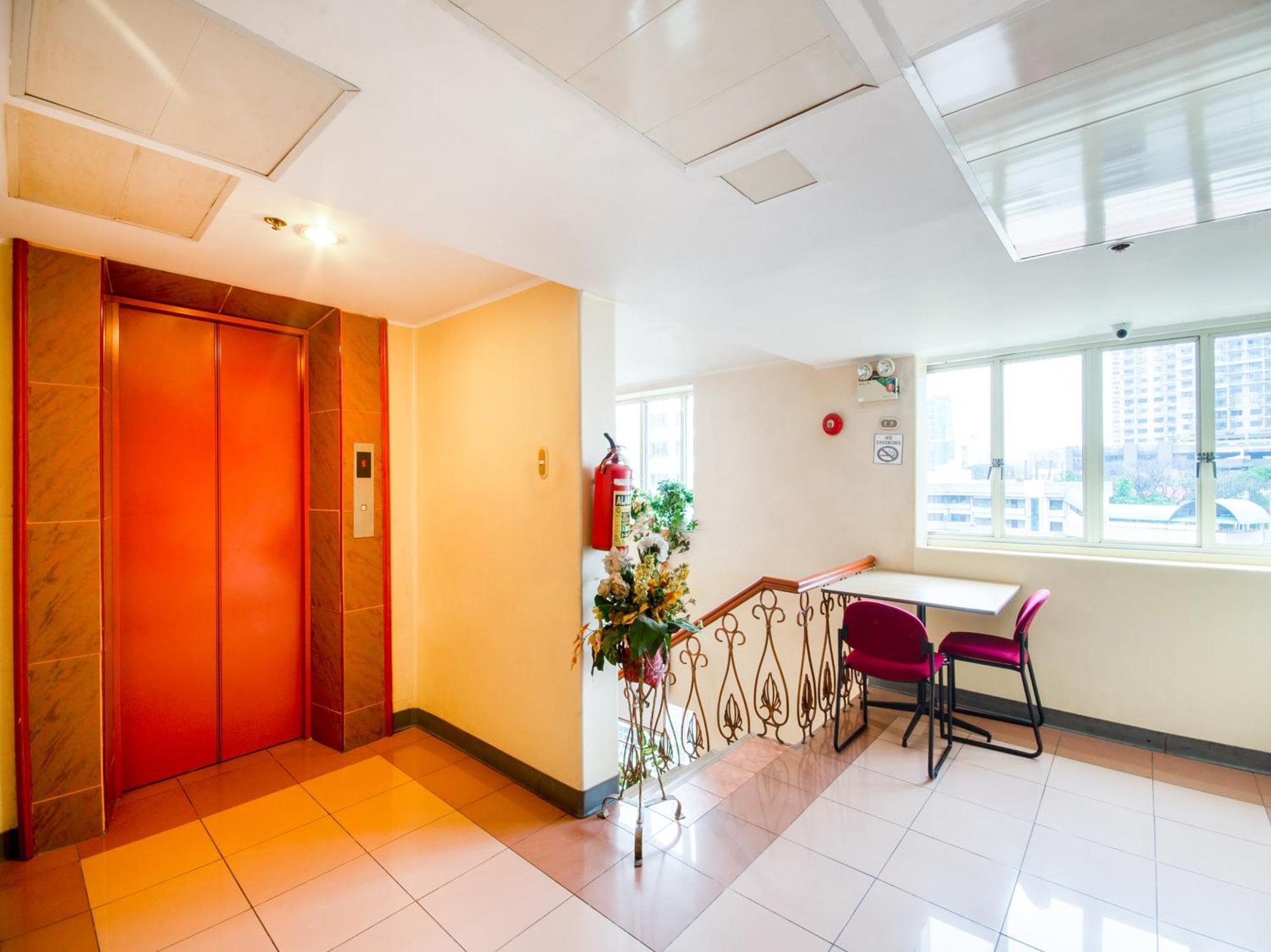 Palladium Suites Hotel Cebu Exteriör bild